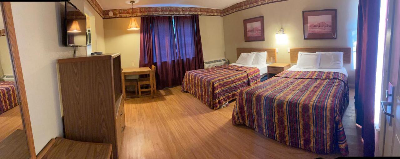 River Forest Inn Белтон Экстерьер фото