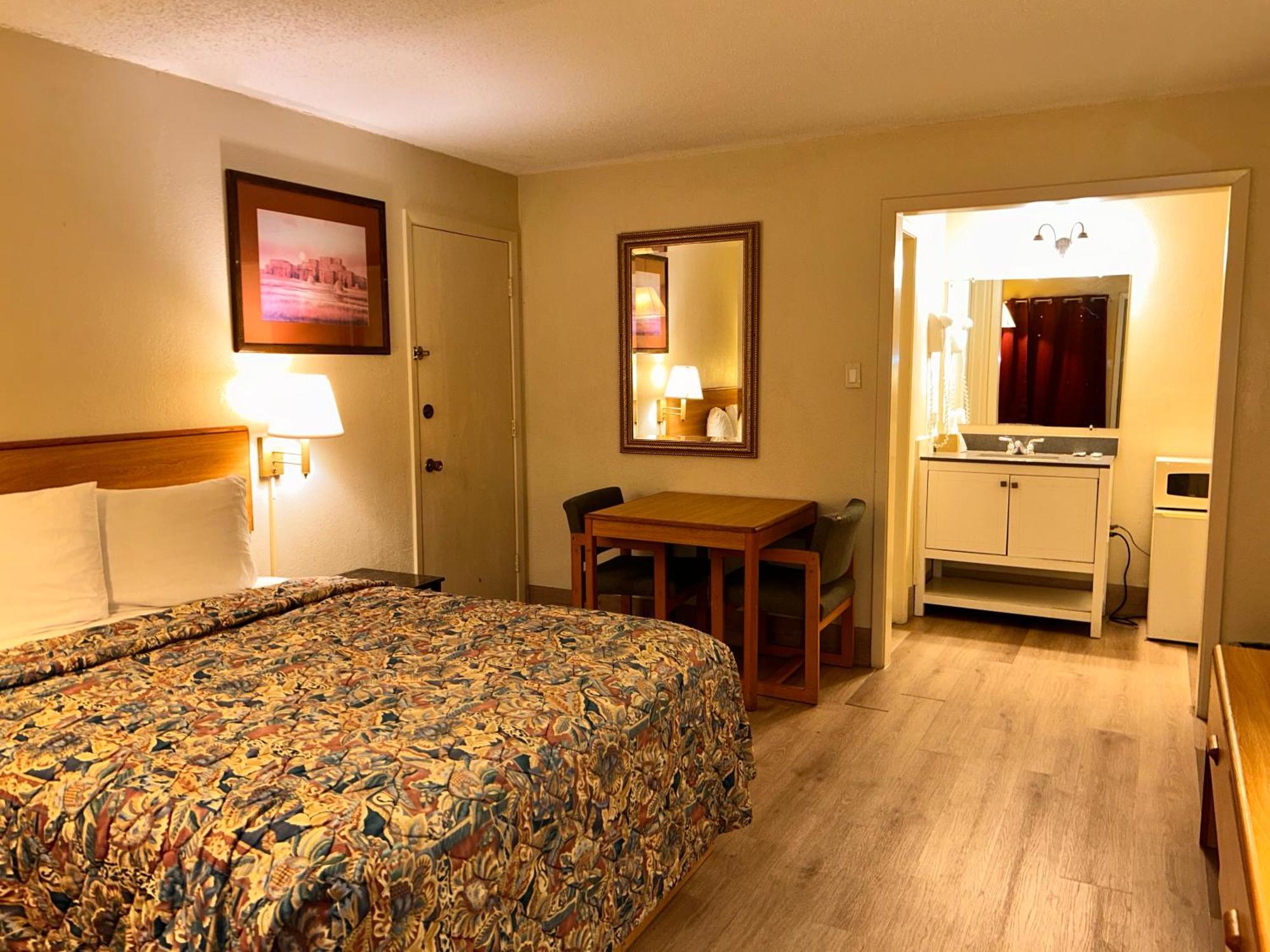 River Forest Inn Белтон Экстерьер фото