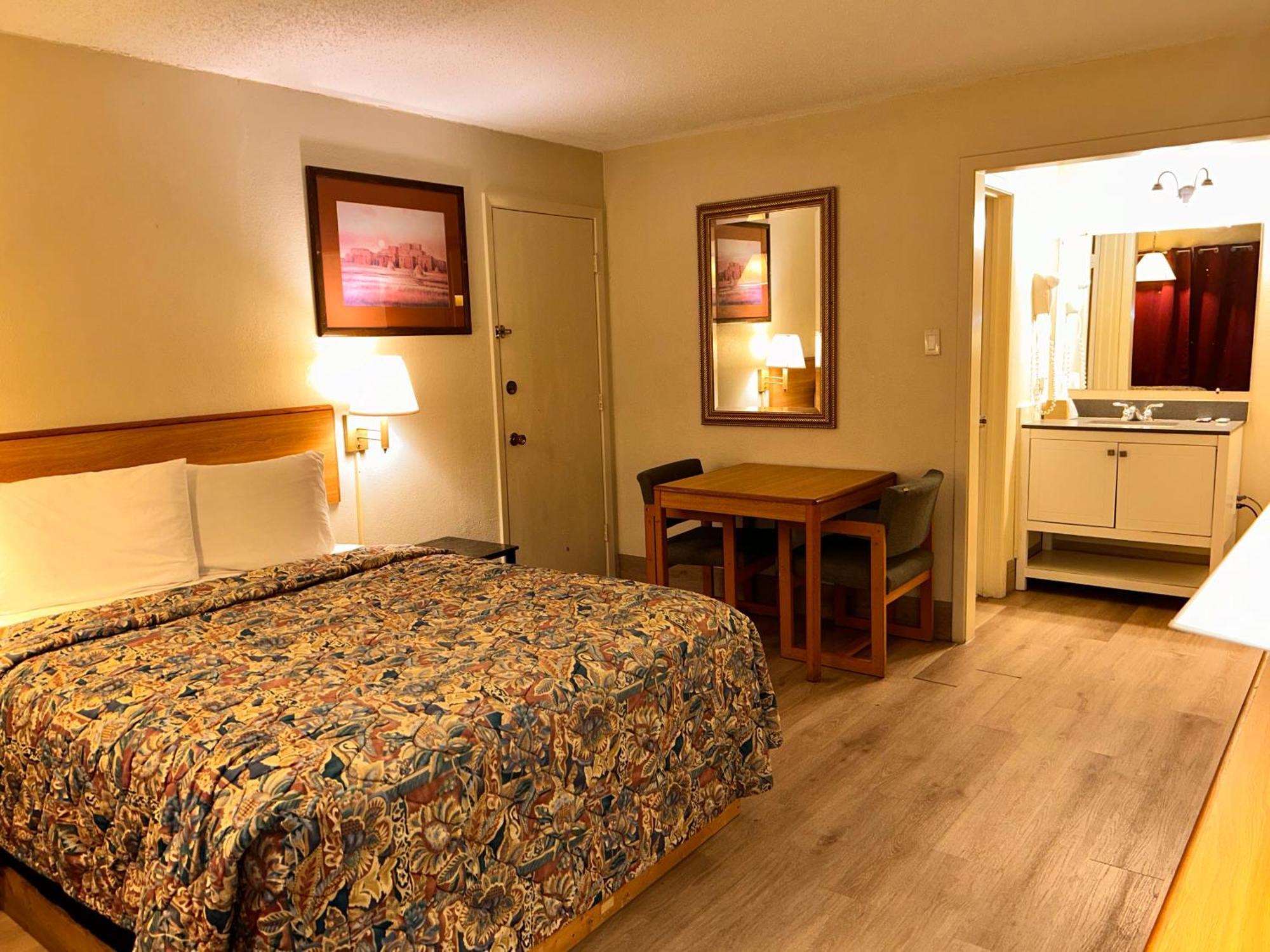 River Forest Inn Белтон Экстерьер фото
